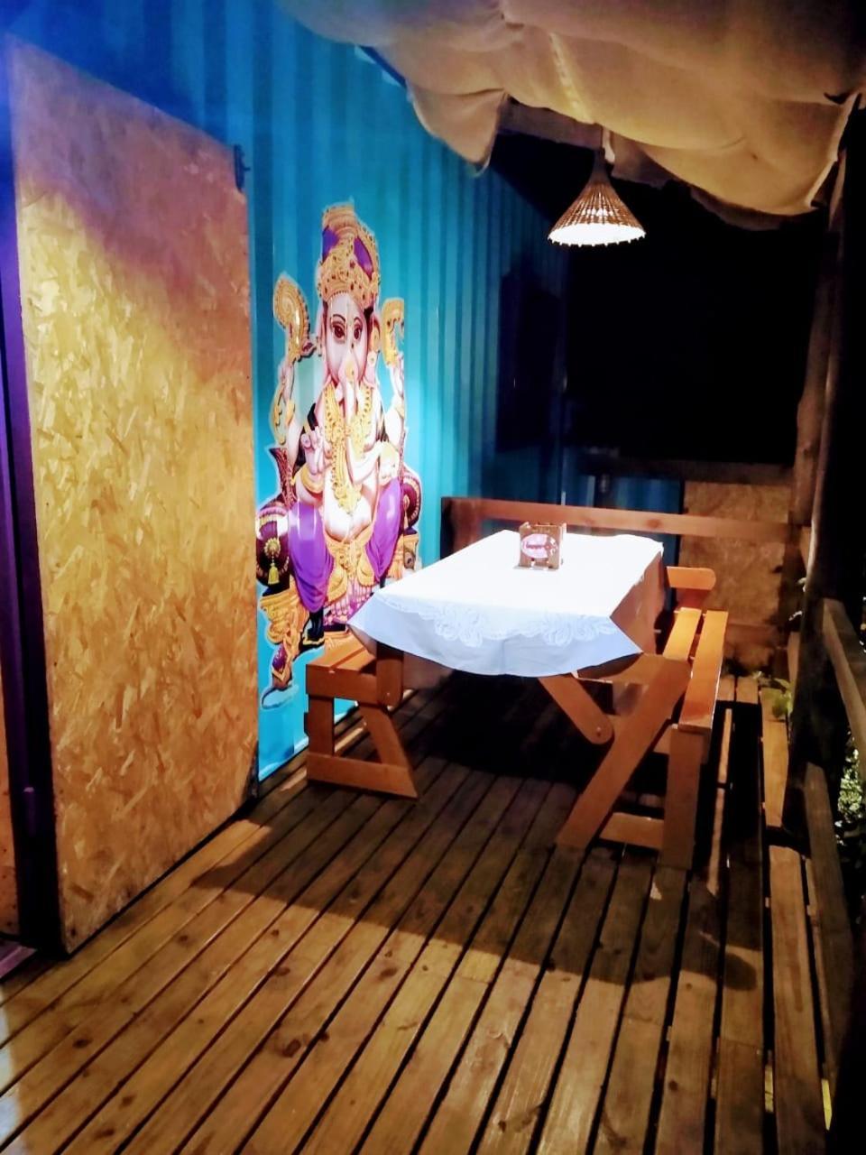 Hindu Box Containers E Cabanas Praia do Rosa Esterno foto
